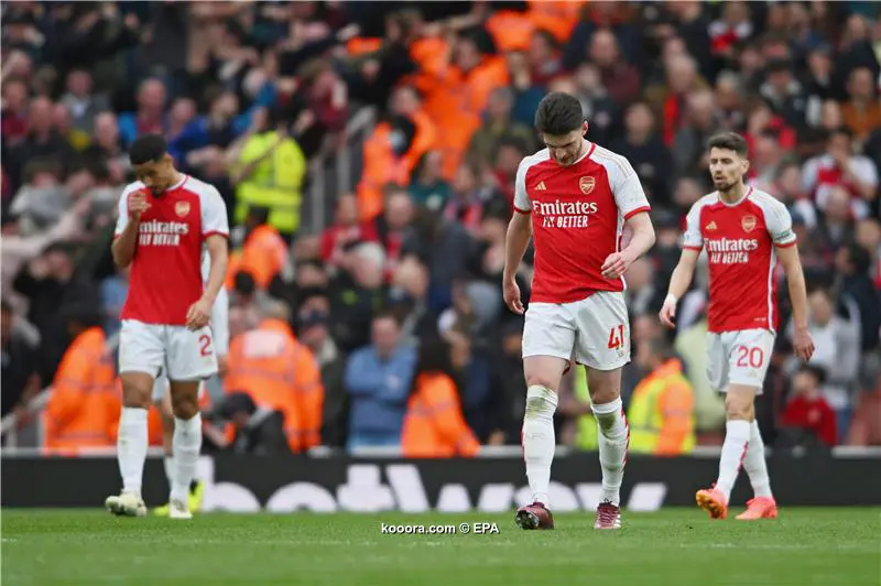 أستون فيلا يمنح السيتي الصدارة بإسقاط آرسنال