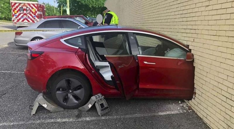 السيارات الكهربائية أشد خطرًا من سيارات البنزين بالطرق