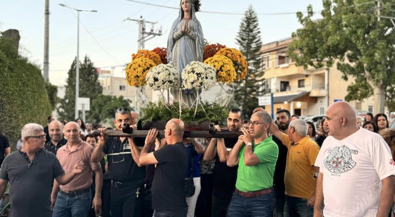 اختتام الشهر المريمي في شفاعمرو بمسيرة كشفية وشعبية في شوارع البلدة القديمة