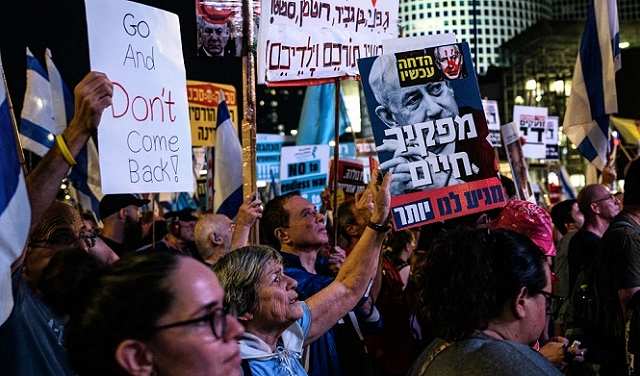 مظاهرة تل ابيب: أهالي المحتجزين الإسرائيليين لدى حماس: لن تكون هناك صفقة دون سقوط حكومة نتنياهو