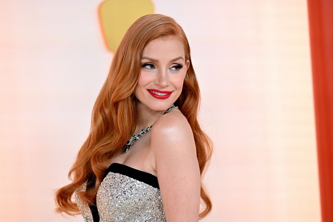 5 نصائح للحصول على شفاه ممتلئة وصحية طبيعيًا في موسم الأعياد