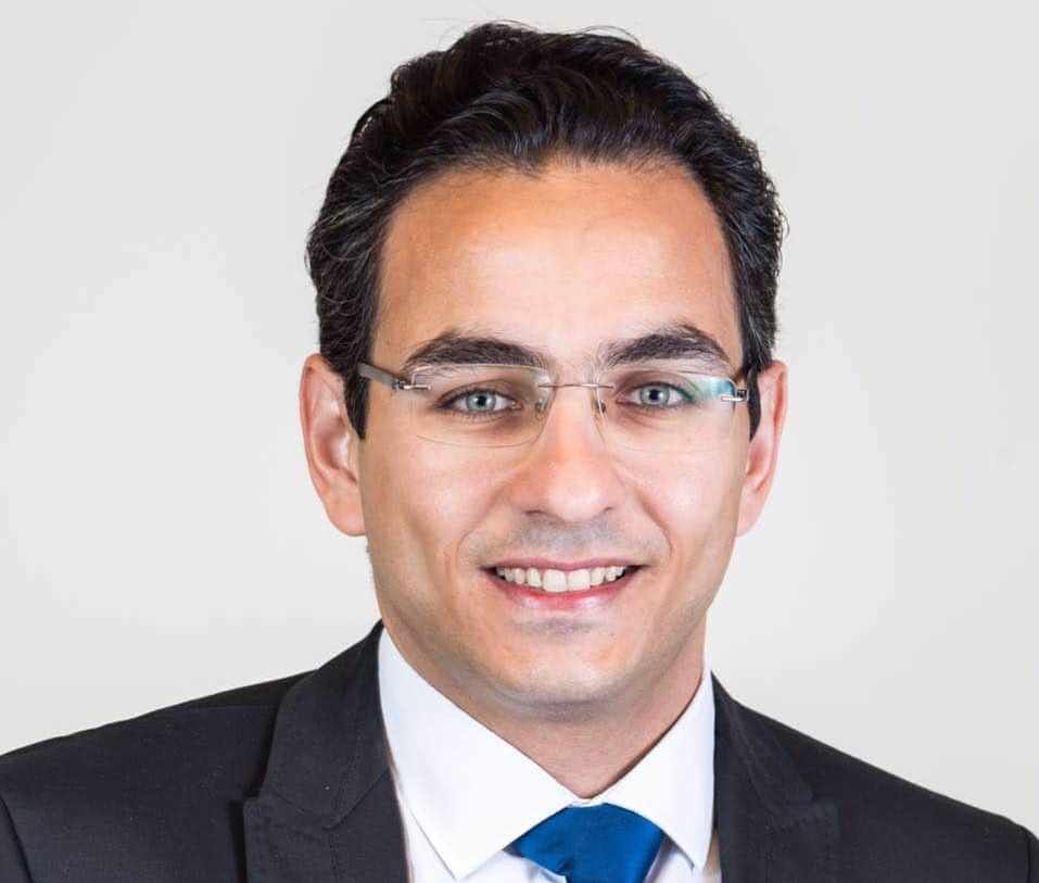 أنتَ الخمرُ والرّاحُ! إياس يوسف ناصر