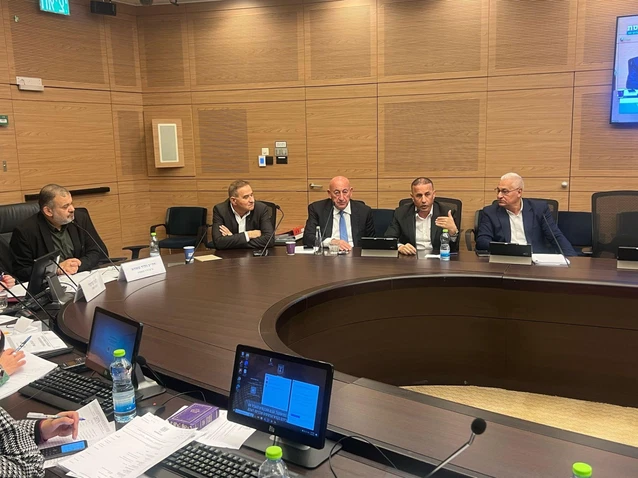  رؤساء السلطات المحلية يدعون إلى وحدة الأحزاب العربية بقائمة واحدة والنائب منصور عباس يرد: الوحدة أولويتنا