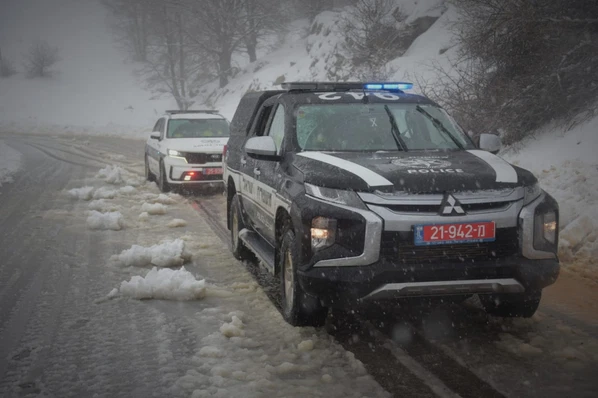 استعدادات الشرطة وجهوزيتها للعاصفة المرتقبة كورال واهم توصياتها لجمهور السائقين ومستخدمي الطريق