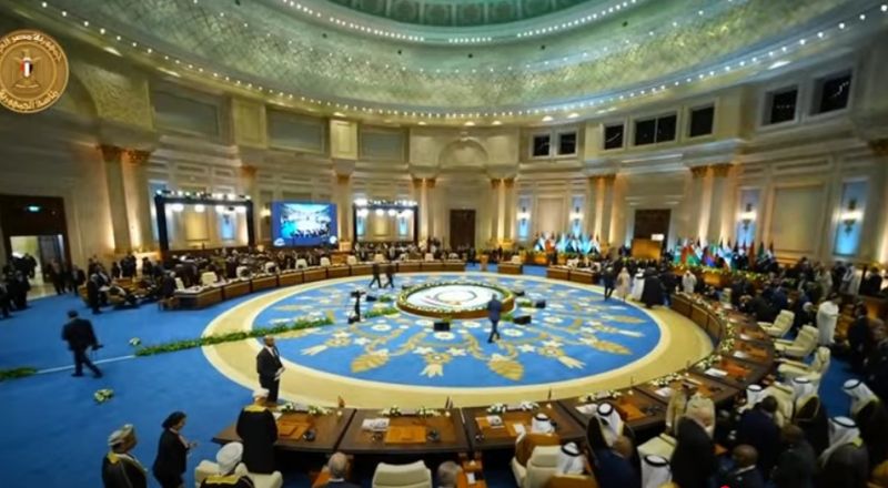  انطلاق القمة العربية الطارئة في القاهرة