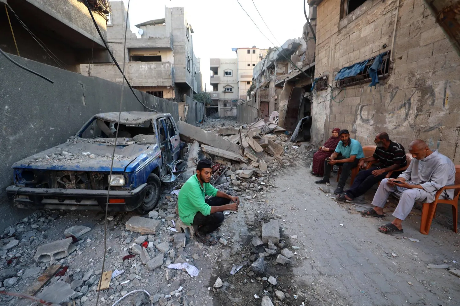 غزة: 24 قتيلاً بغارات إسرائيلية... ويوم ثانٍ من المفاوضات في الدوحة