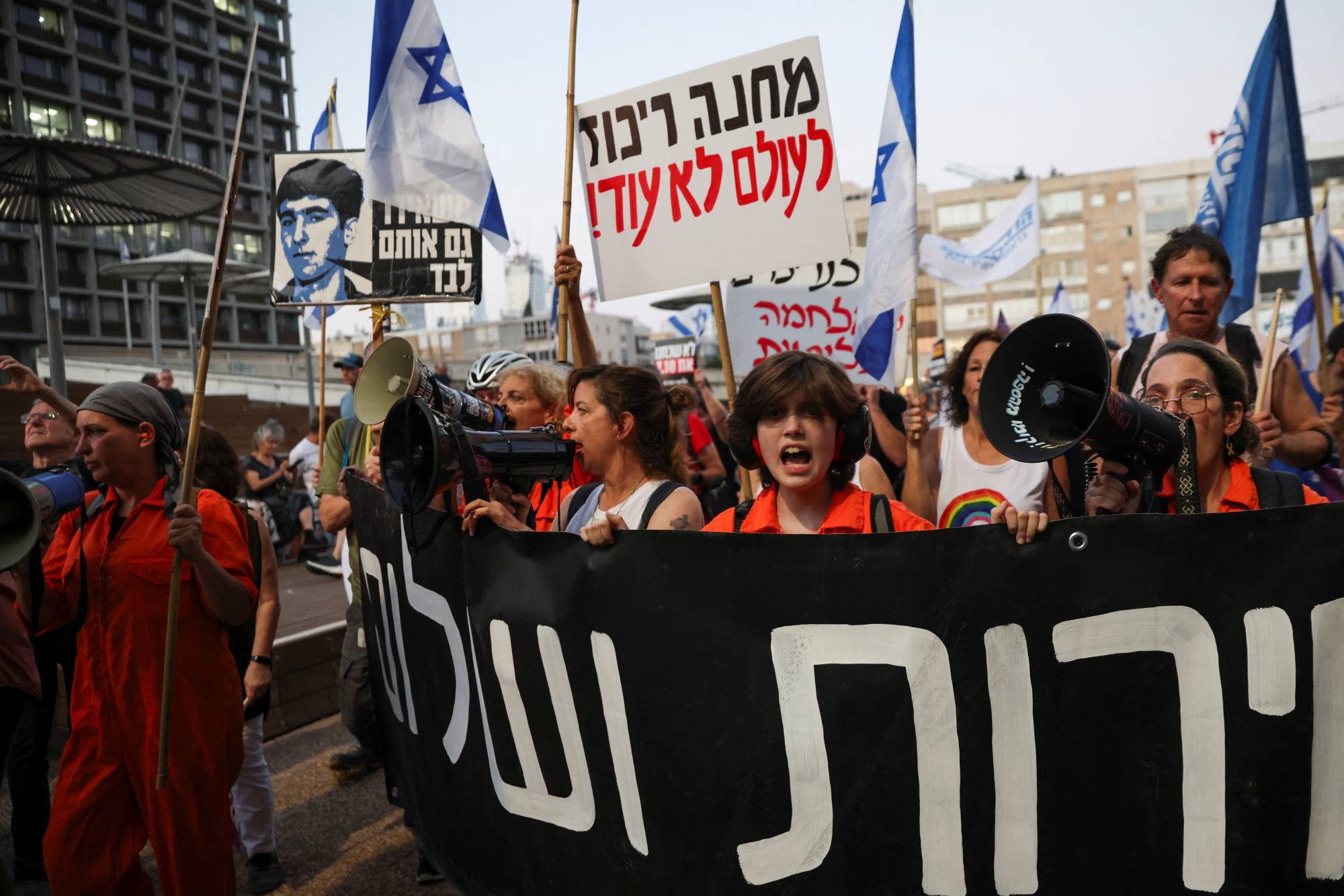 الإسرائيليون يطالبون بتدخل ترمب مع تضارب الأنباء عن المفاوضات