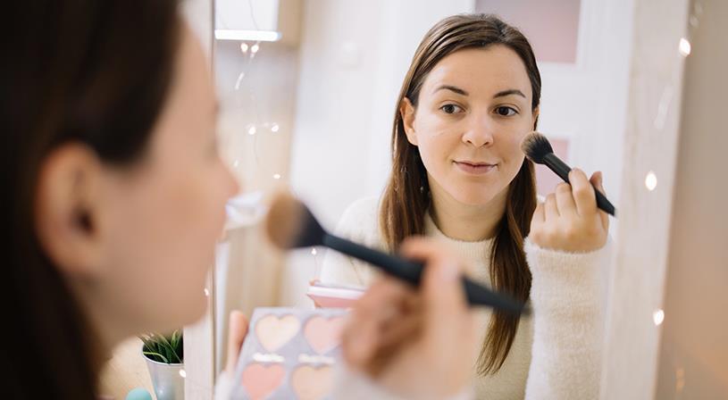 إليكِ أهم نصائح المكياج لسن ما بعد الأربعين