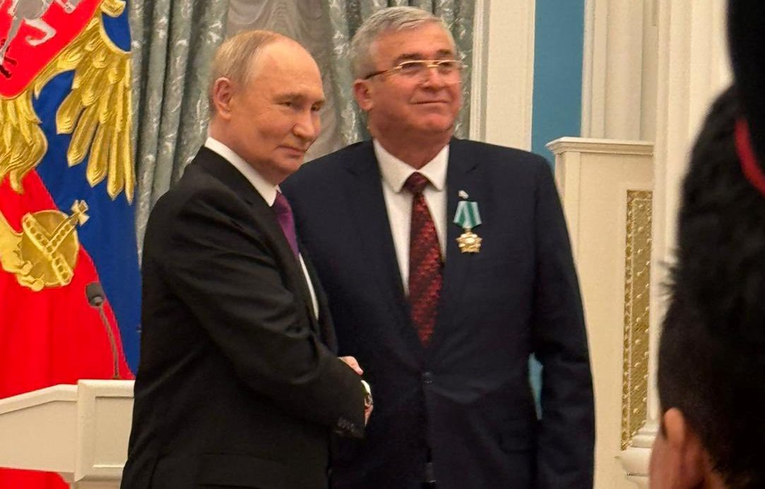 القنصل الفخري  أمين صفية  ابن كفرياسيف يتسلم من الرئيس بوتين وسام الصداقة الروسي الرفيع