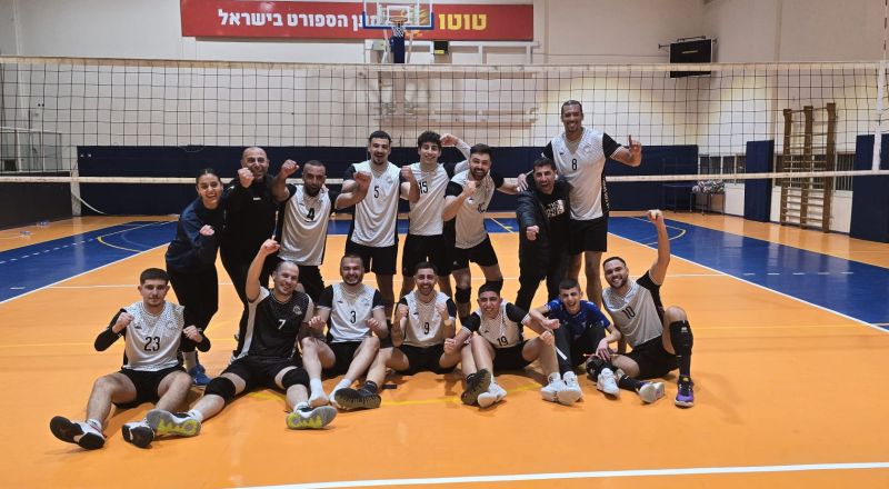 مفاجأة مدوية في كرة الطائرة...نادي عيلبون الرياضي يهزم مكابي تل أبيب بطل إسرائيل