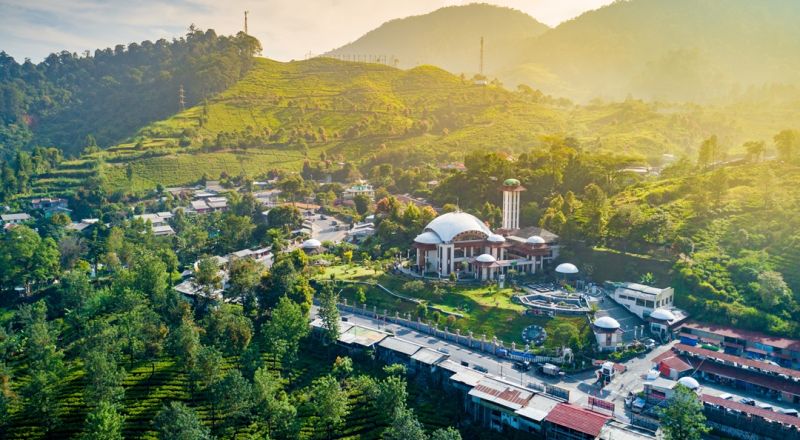دليلك للسياحة في إندونيسيا.. وجهة أحلام المغامرين ومحبي الطبيعة