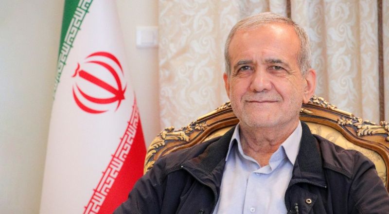 الرئيس الإيراني يعتذر للدول المجاورة ويوقف استهدافها مؤقتًا