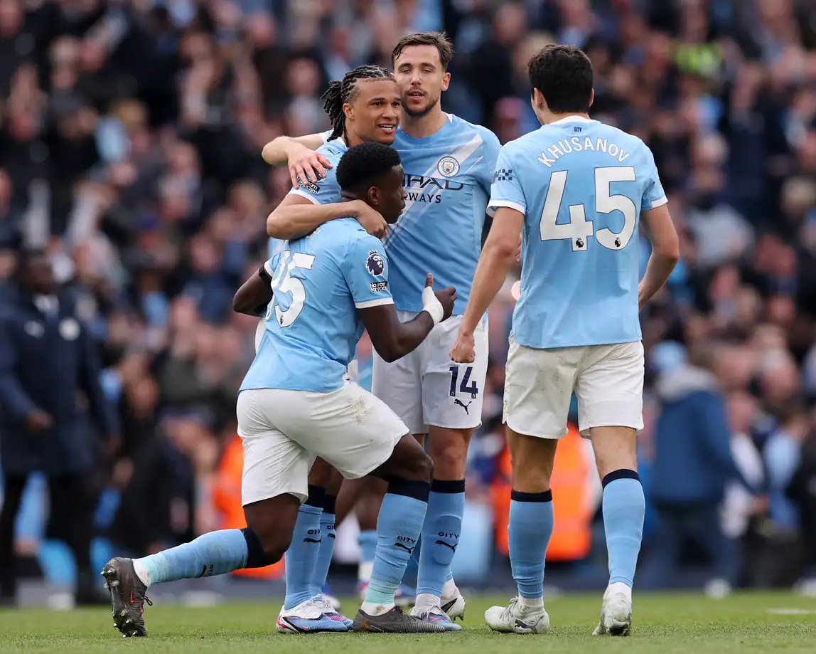 انتفاضة جوارديولا والجوكر يضعان السيتي على أعتاب الثلاثية