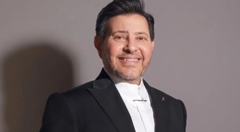 أسرة هاني شاكر مستاءة .. محامي الفنان المصري يحذر